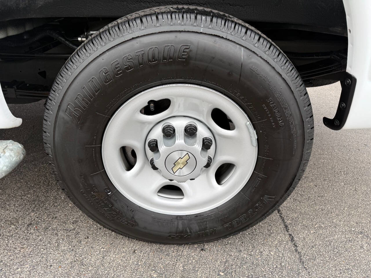 Used 2024 Chevrolet Express 2500 w/ Driver Convenience Package image 12