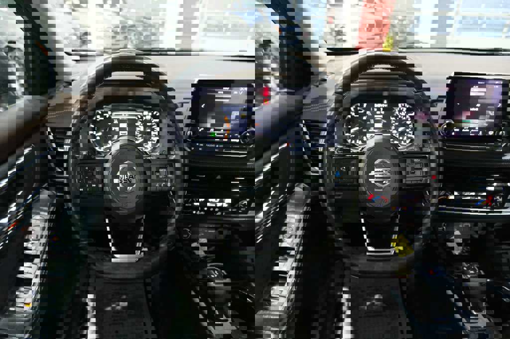 Used 2021 Nissan Rogue SV w/ Premium Package image 30