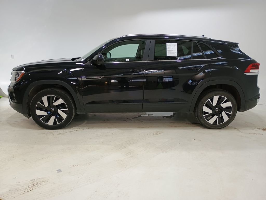 Used 2024 Volkswagen Atlas Cross Sport SE image 4
