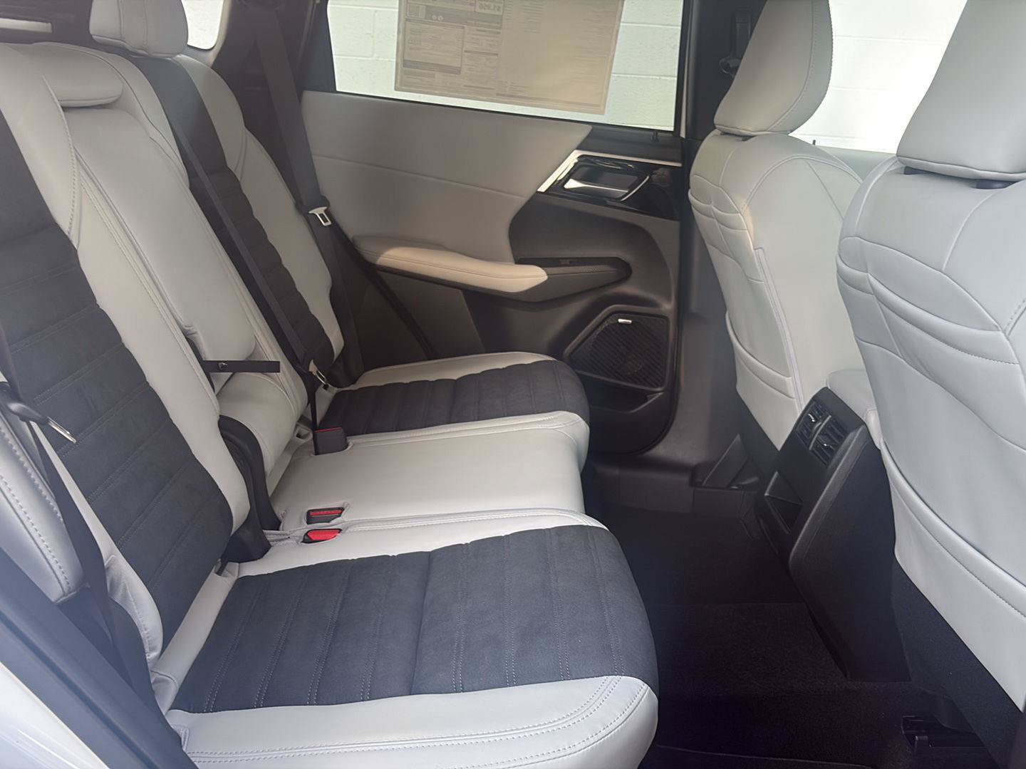 New 2026 Mitsubishi Outlander SE AWD/4WD image 18