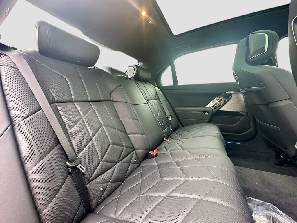 New 2026 BMW 760i xDrive w/ Executive Package AWD/4WD image 29