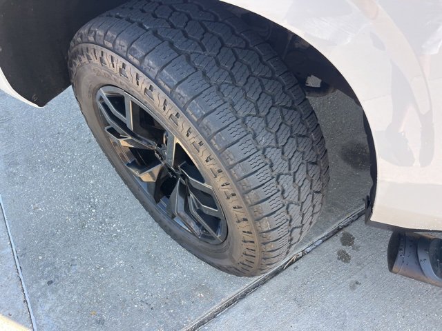 Used 2022 Chevrolet Suburban Z71 w/ Z71 Off-Road Package image 41