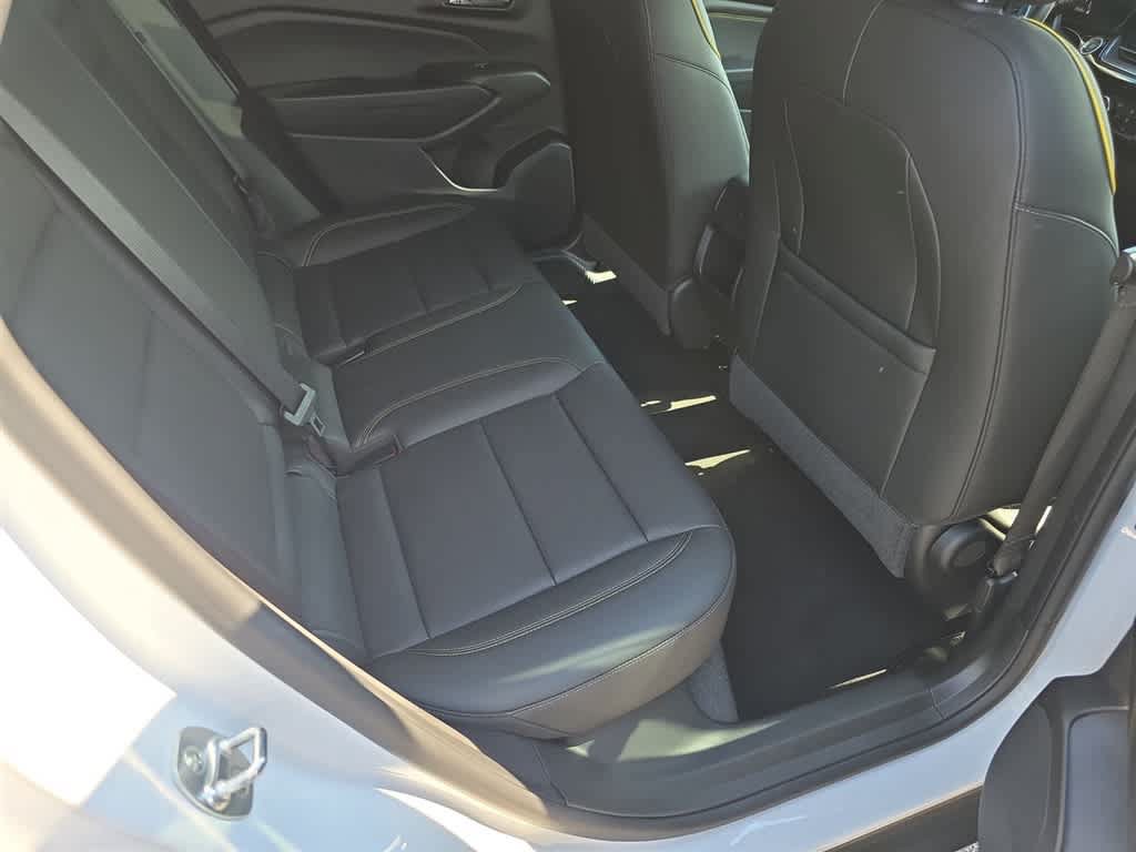 Used 2024 Chevrolet Trax ACTIV w/ Sunroof Package FWD image 12