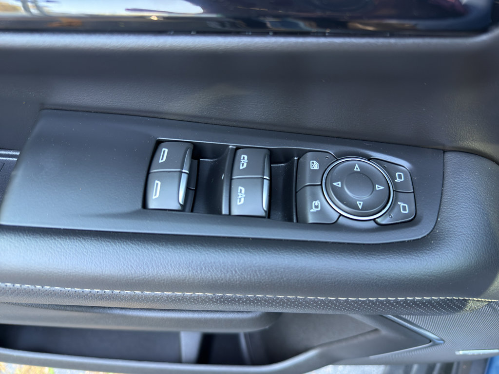 Used 2025 Chevrolet Suburban Premier image 31