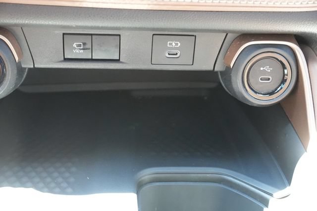 Used 2025 Toyota Grand Highlander AWD Hybrid image 40