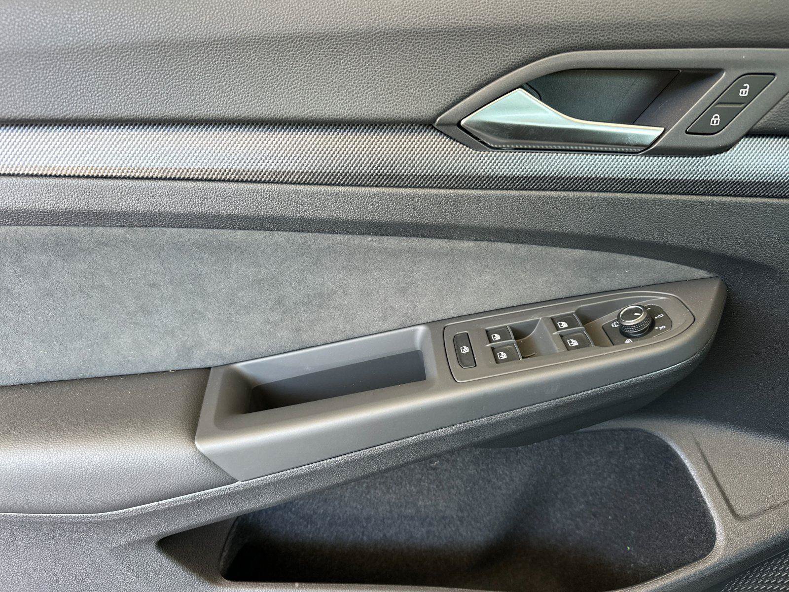 New 2026 Volkswagen Golf SE FWD image 10