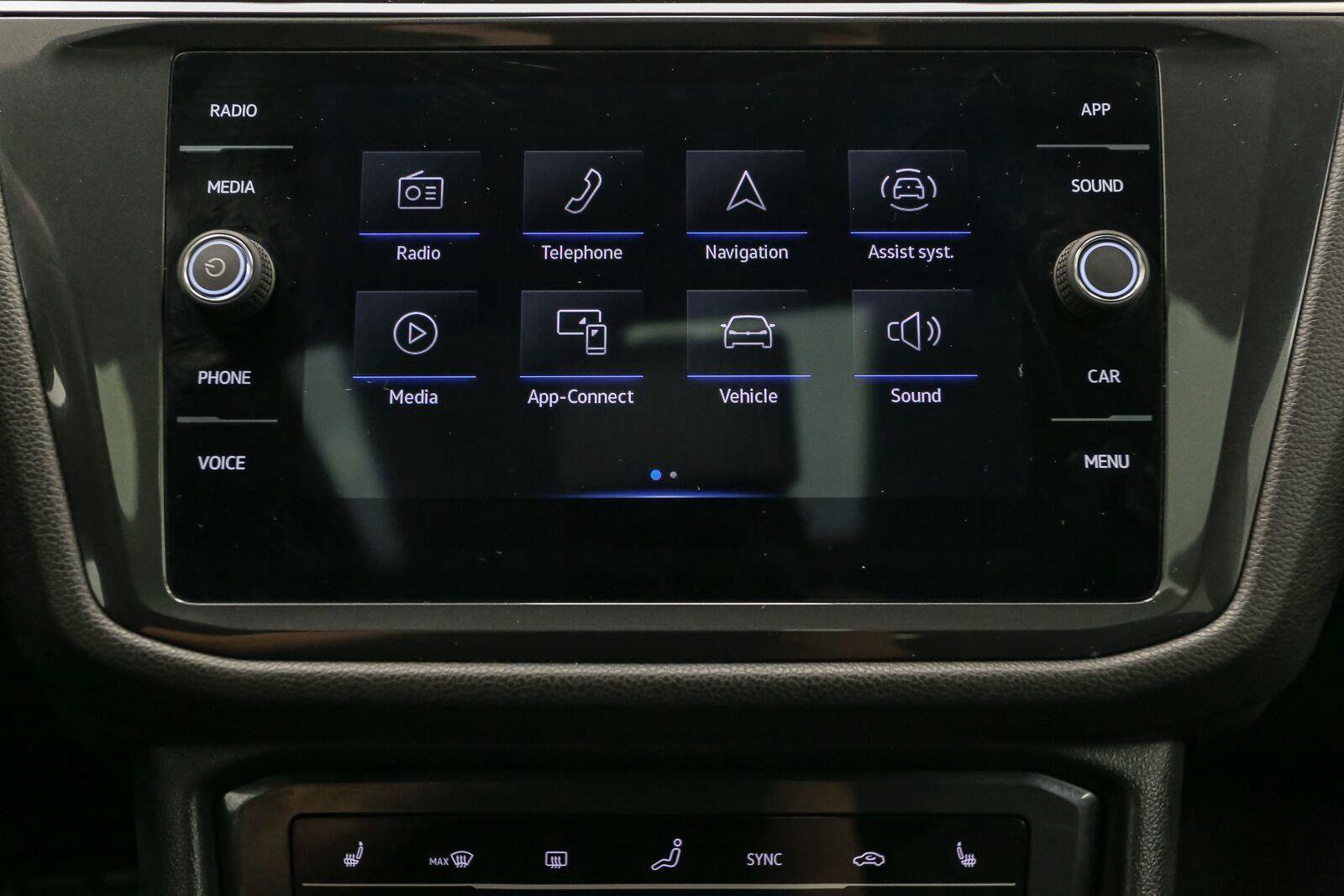 Certified 2024 Volkswagen Tiguan SE R-Line AWD/4WD image 30