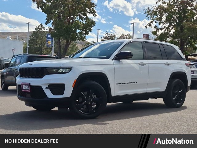 Used 2023 Jeep Grand Cherokee Altitude AWD/4WD image 1