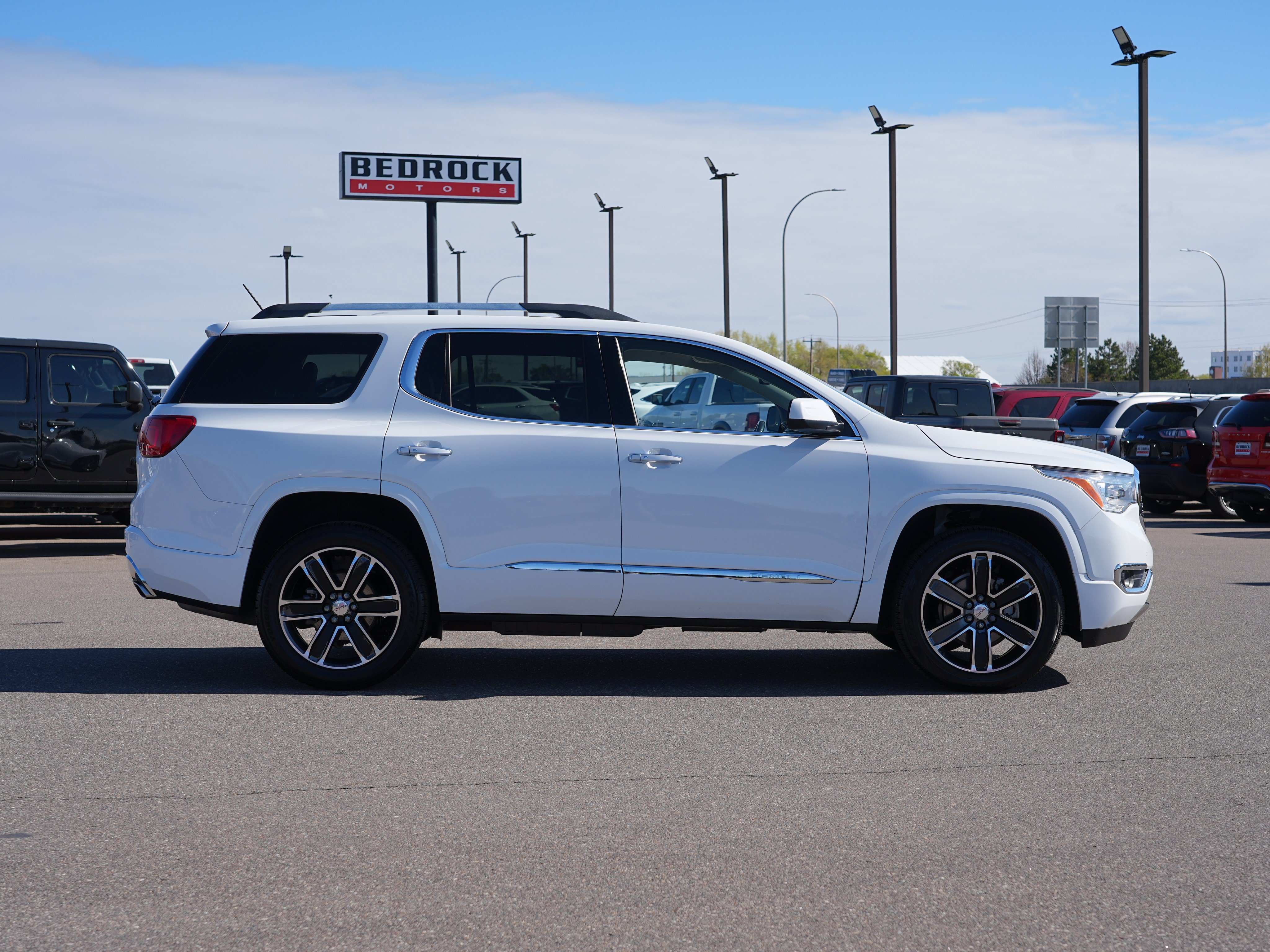 Used 2019 GMC Acadia Denali FWD image 2