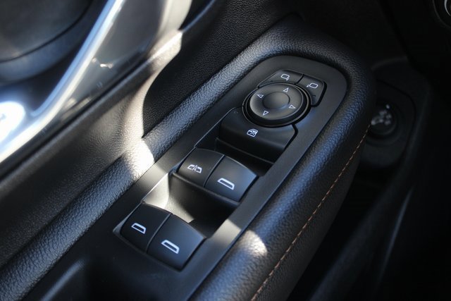 Used 2018 GMC Terrain SLE w/ Driver Convenience Package image 19