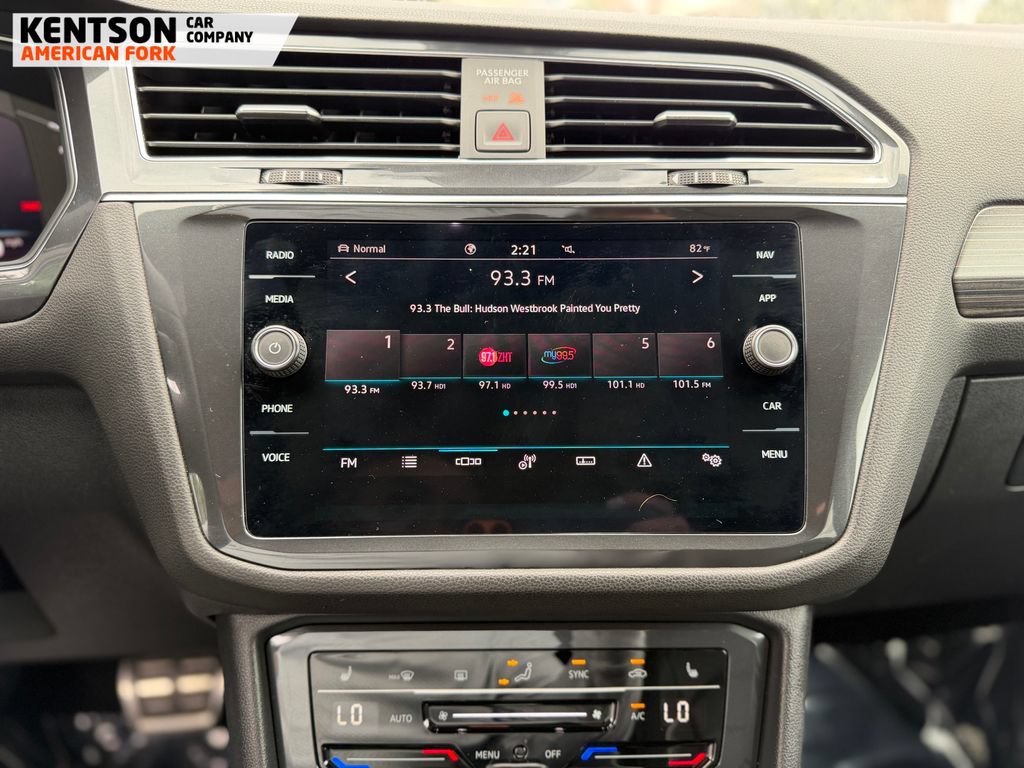 Used 2022 Volkswagen Tiguan SEL R-Line AWD/4WD image 17