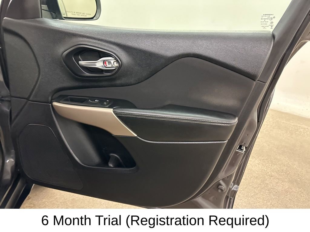 Used 2017 Jeep Cherokee Latitude w/ Cold Weather Group image 21