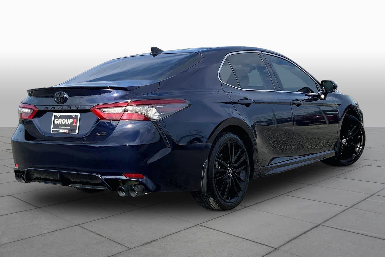 Used 2022 Toyota Camry XSE FWD image 13