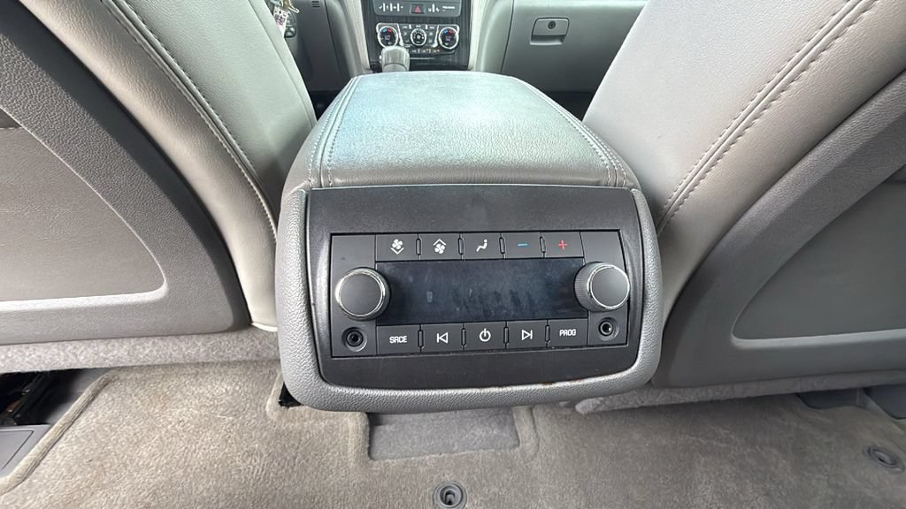 Used 2016 Chevrolet Traverse LTZ AWD/4WD image 29