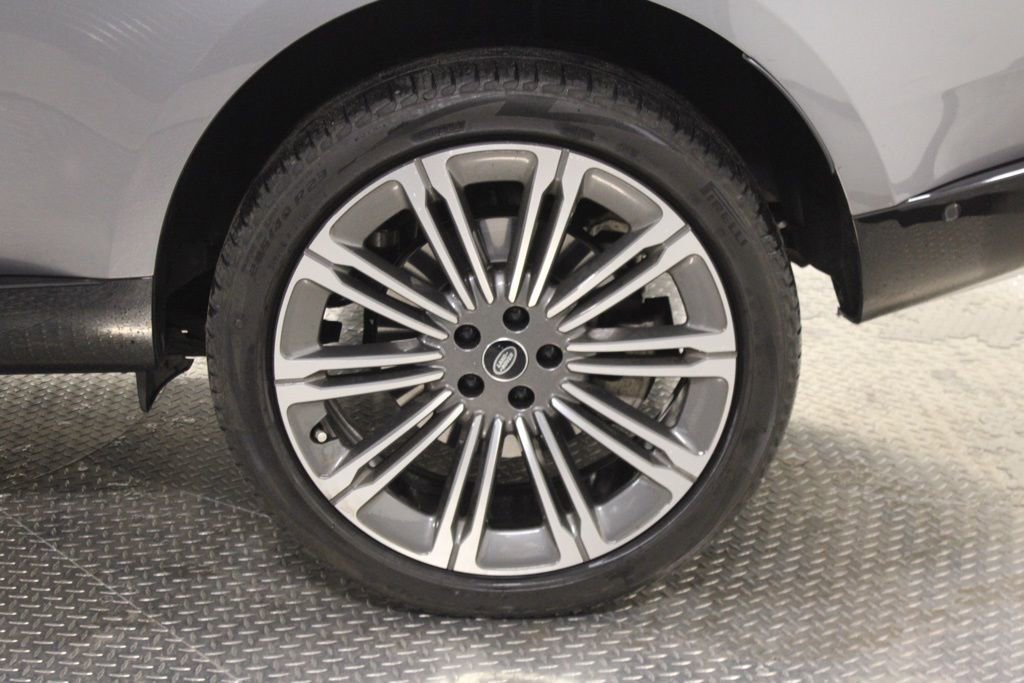 Used 2023 Land Rover Range Rover SE image 15