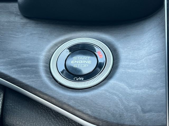 Used 2024 Jeep Grand Cherokee L Limited w/ Black Appearance Package image 35