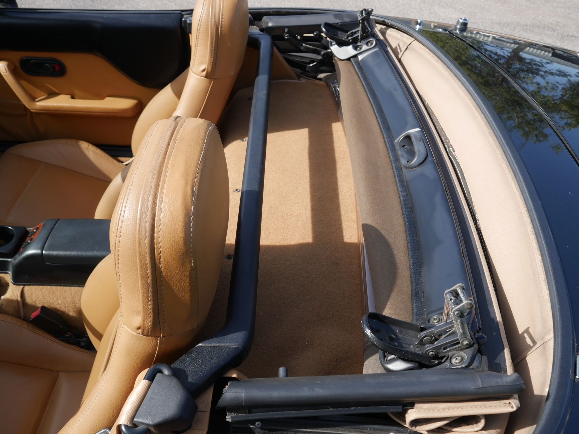 Used 1997 MAZDA MX-5 Miata RWD image 50