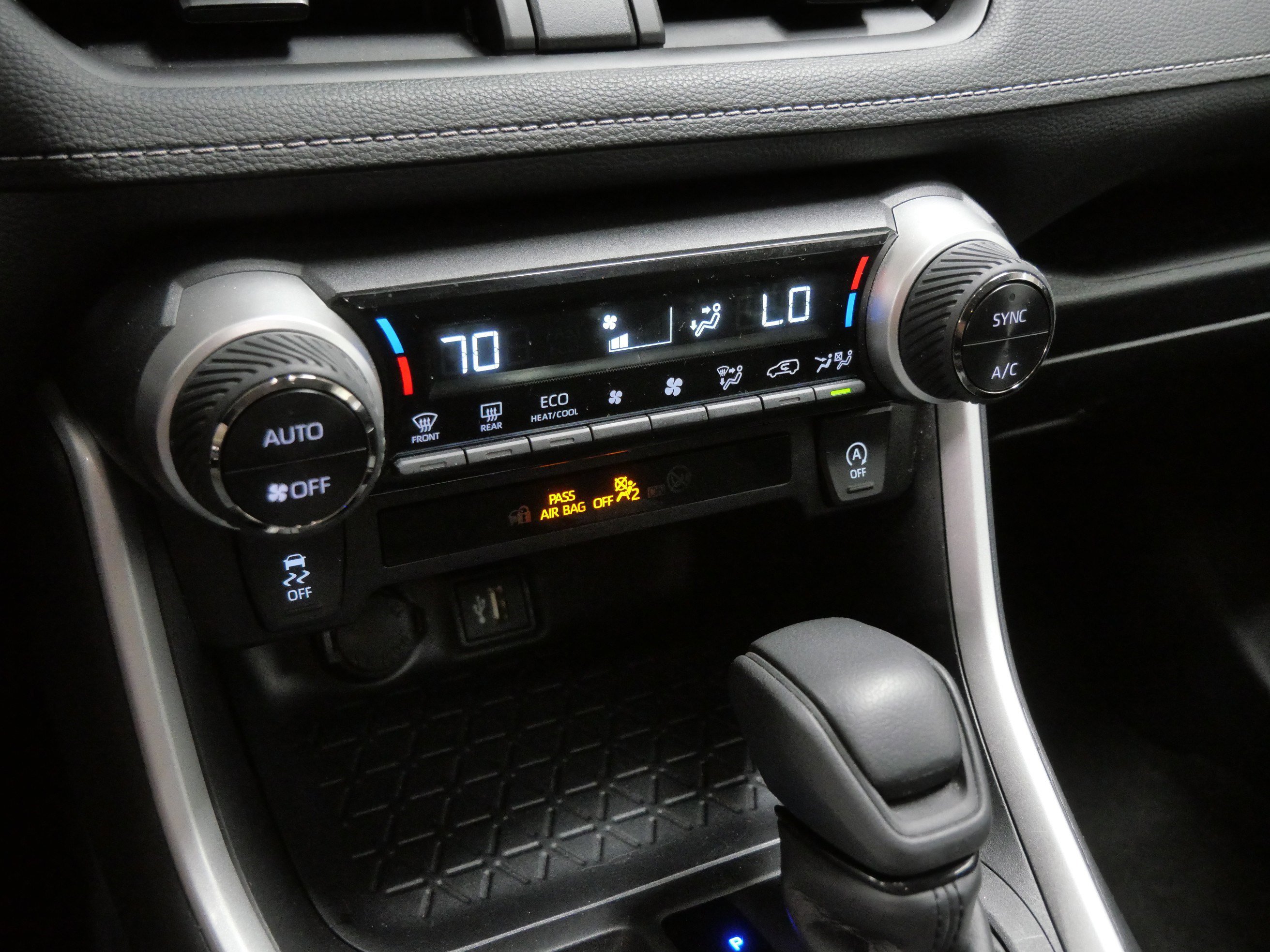 Certified 2025 Toyota RAV4 XLE FWD image 24