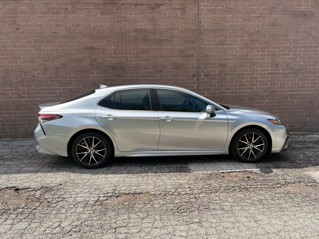 Used 2024 Toyota Camry SE FWD image 6