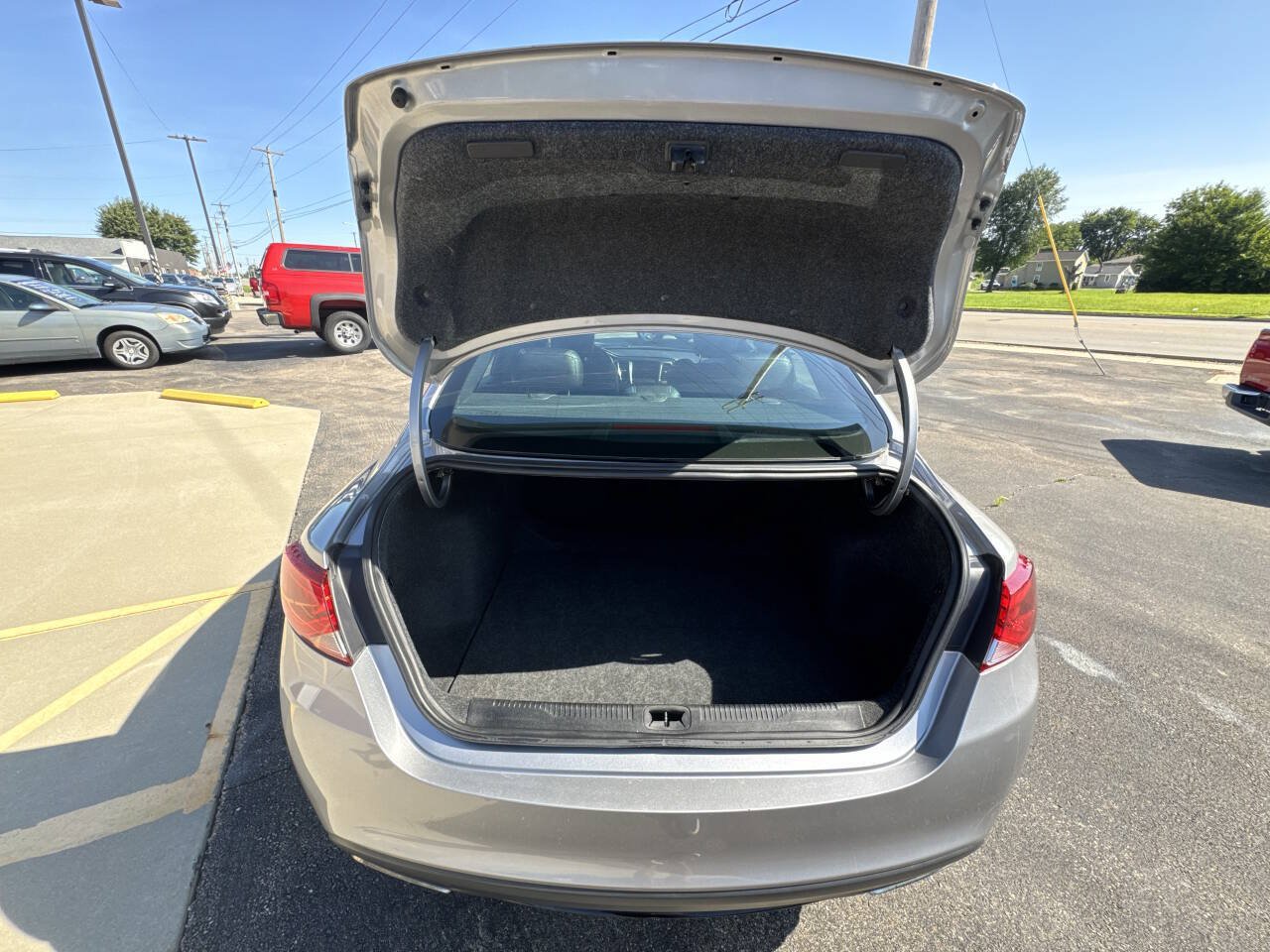 Used 2015 Chrysler 200 S w/ Navigation & Sound Group I FWD image 30