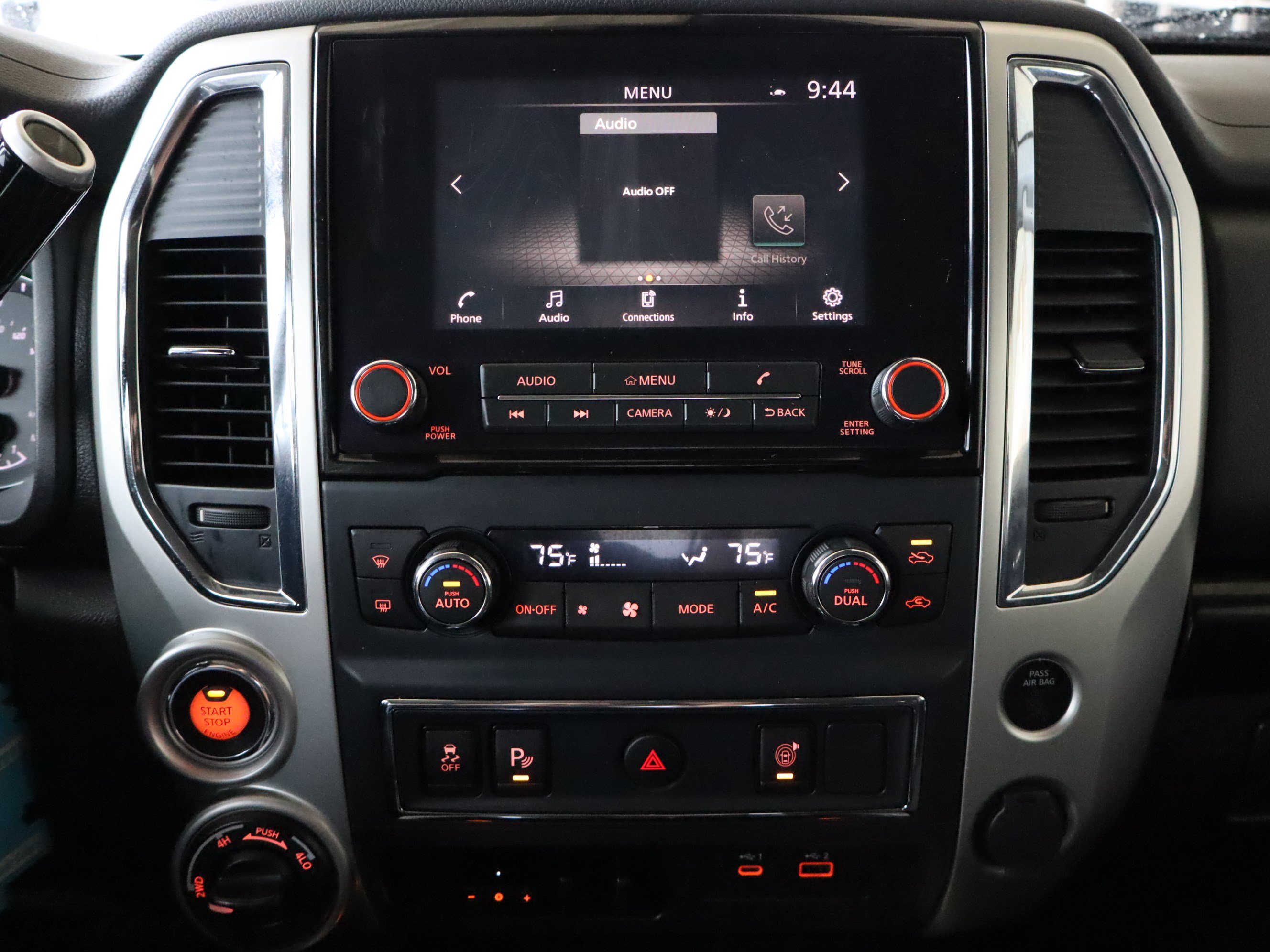 Used 2023 Nissan Titan SV w/ SV Convenience Package AWD/4WD image 27
