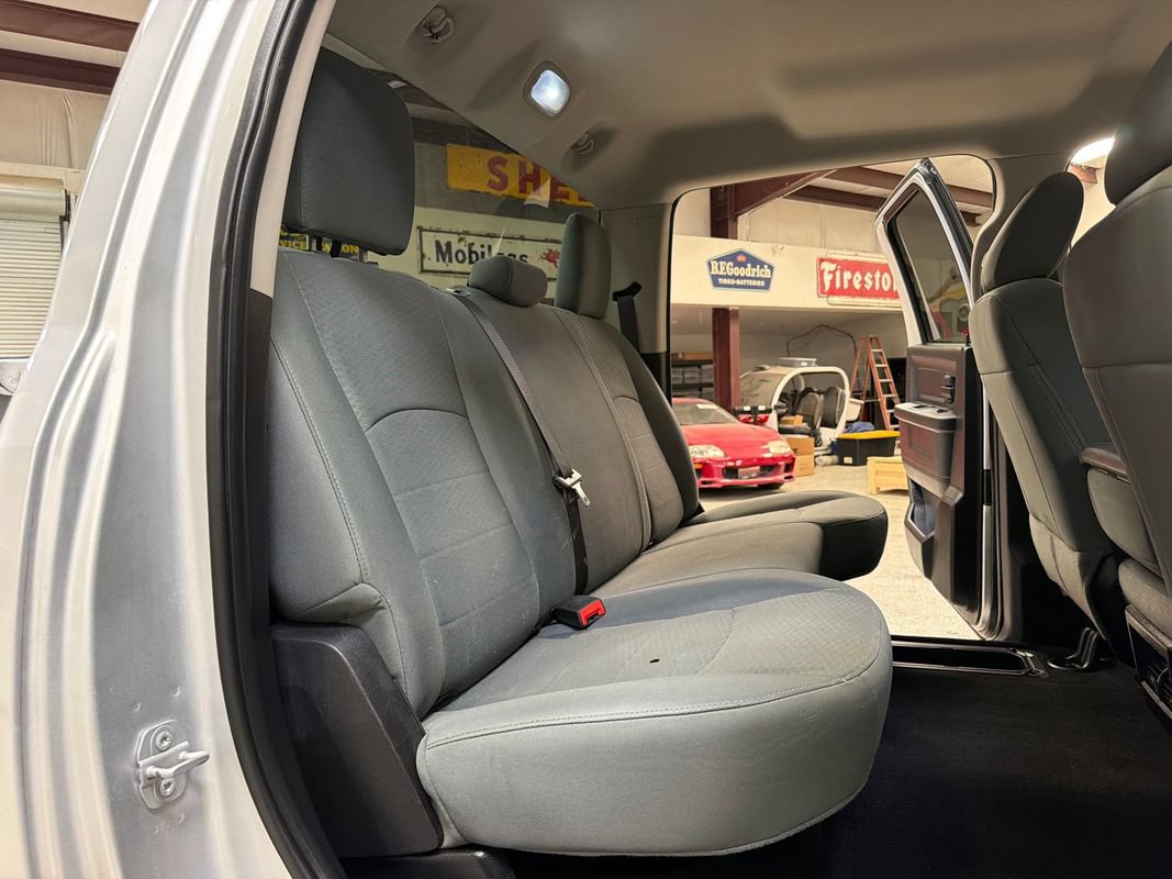 Used 2016 RAM 2500 Tradesman w/ Chrome Appearance Group AWD/4WD image 37
