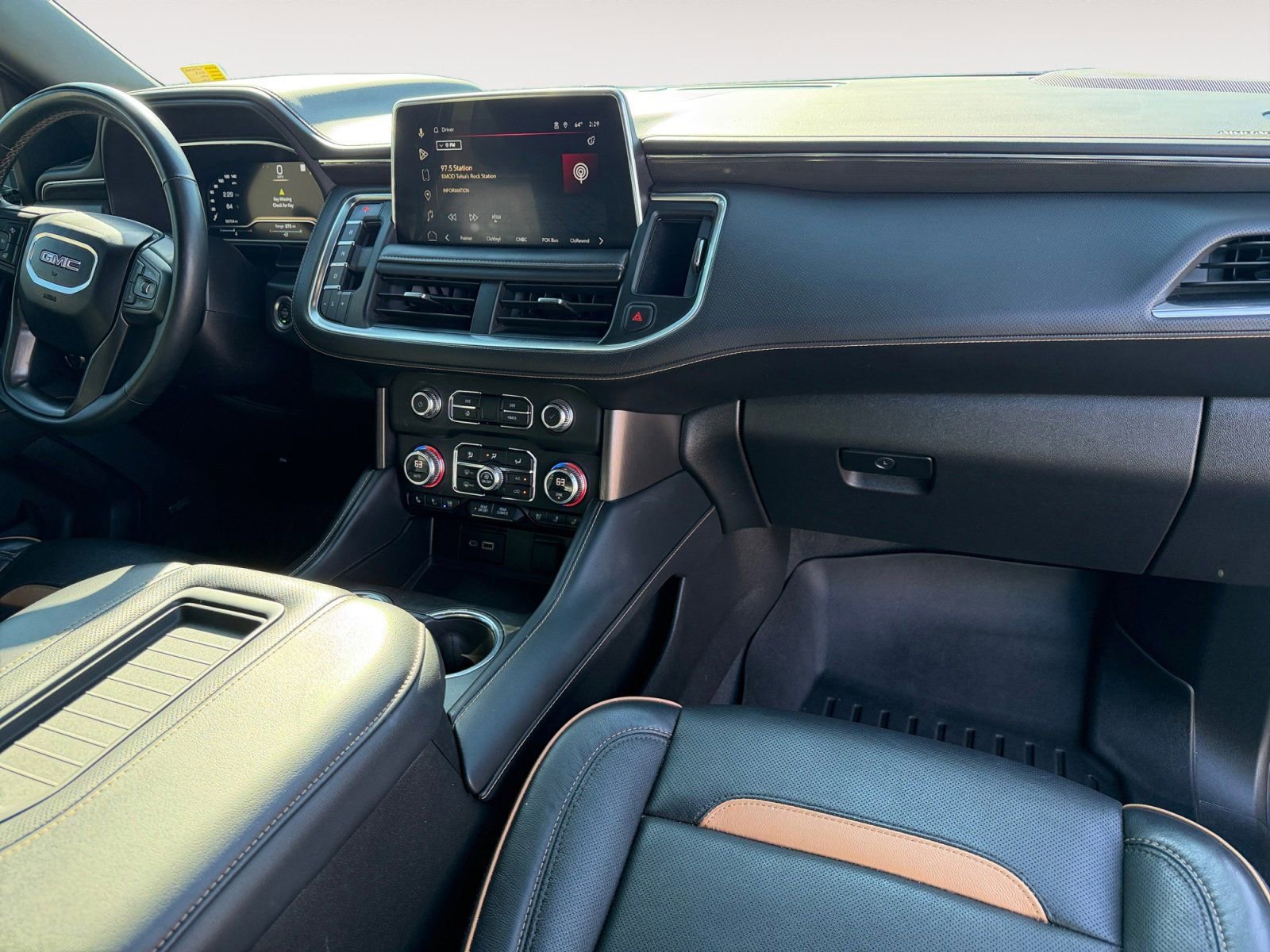 Used 2023 GMC Yukon AT4 w/ AT4 Premium Plus Package image 10