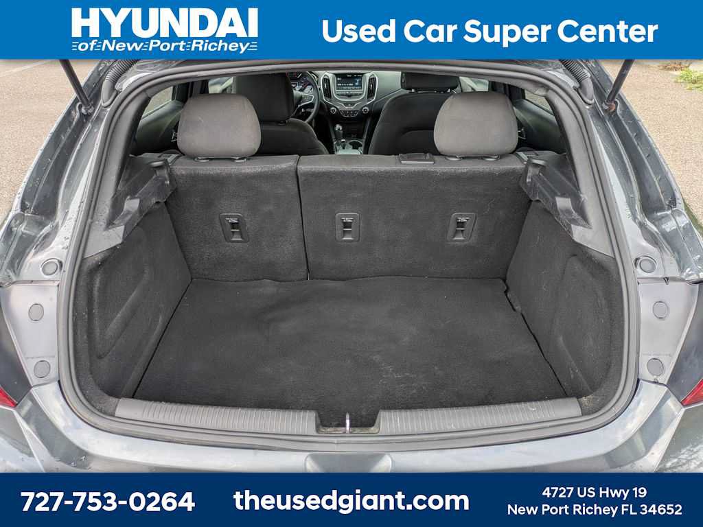 Used 2018 Chevrolet Cruze LT w/ RS Package FWD image 12