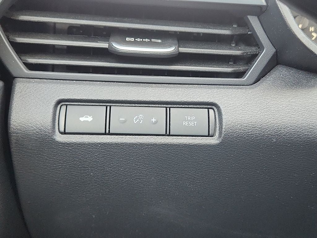 Used 2025 Nissan Altima 2.5 SV FWD image 23