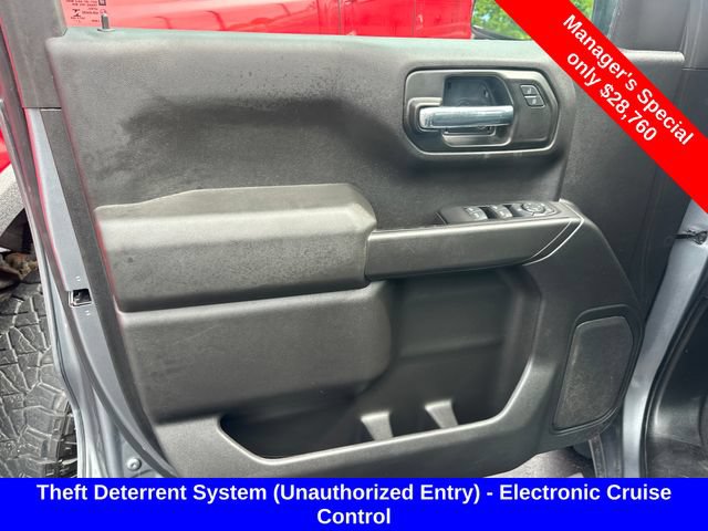 Used 2022 Chevrolet Silverado 1500 Custom Trail Boss w/ LPO, Dark Essentials Package AWD/4WD image 12