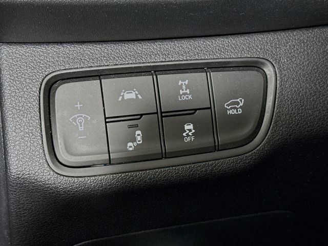 Used 2020 Hyundai Santa Fe Limited image 12