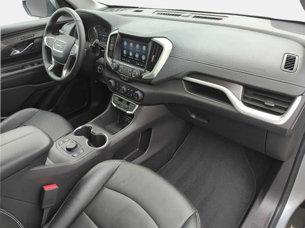 Used 2024 GMC Terrain SLT image 21
