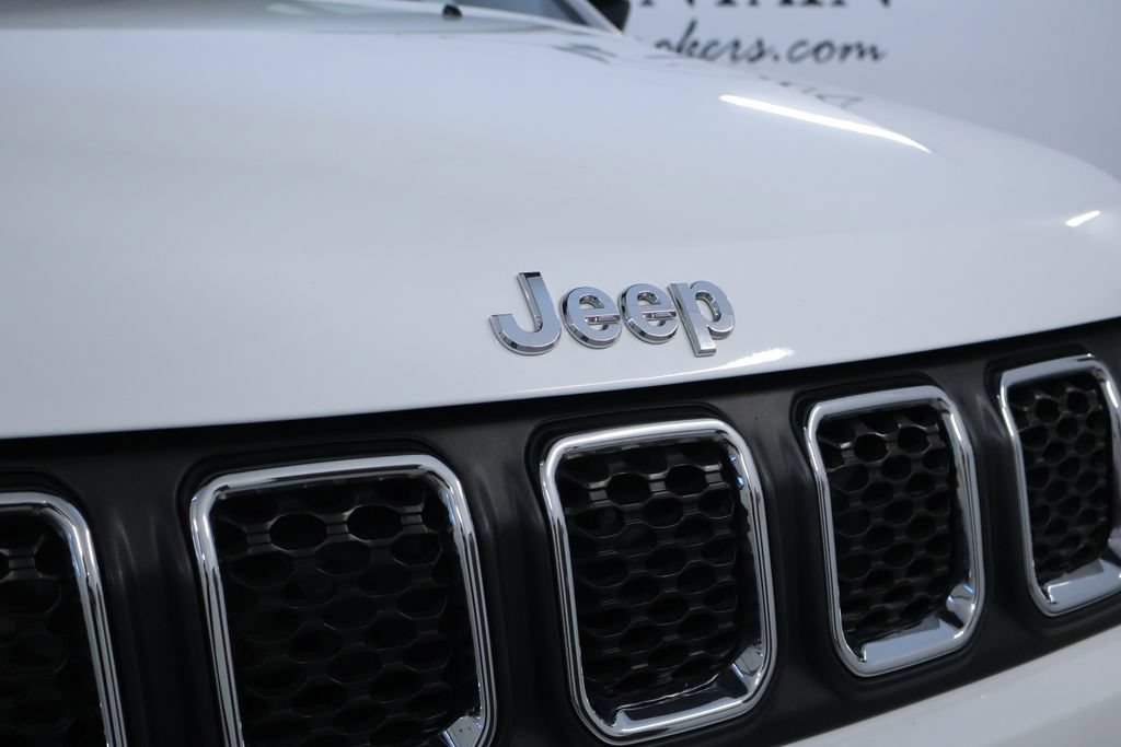 Used 2024 Jeep Compass Latitude AWD/4WD image 9