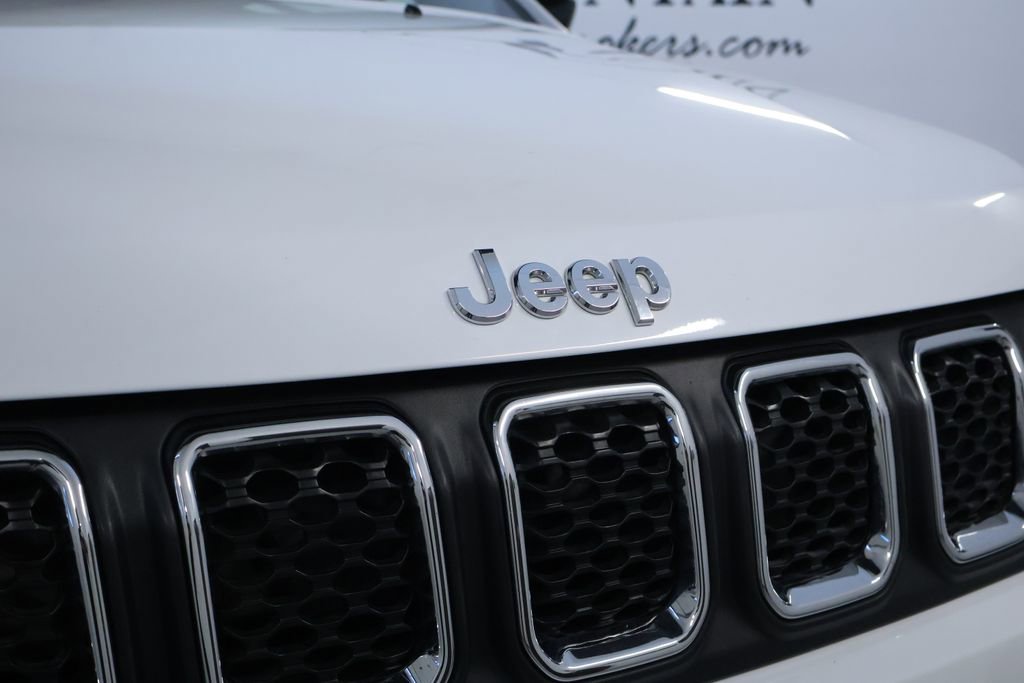 Used 2024 Jeep Compass Latitude AWD/4WD image 9
