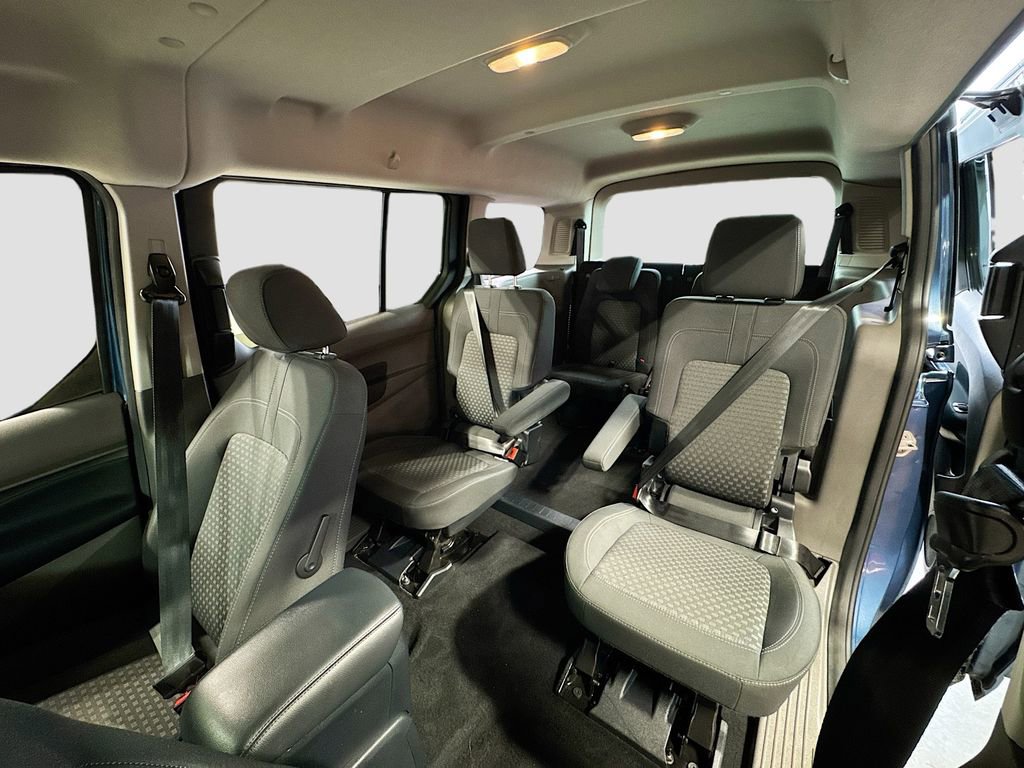 Used 2022 Ford Transit Connect XLT FWD image 13
