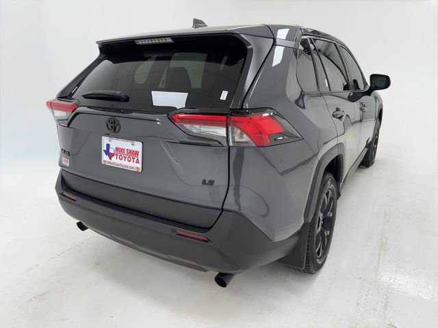 Used 2022 Toyota RAV4 LE FWD image 40