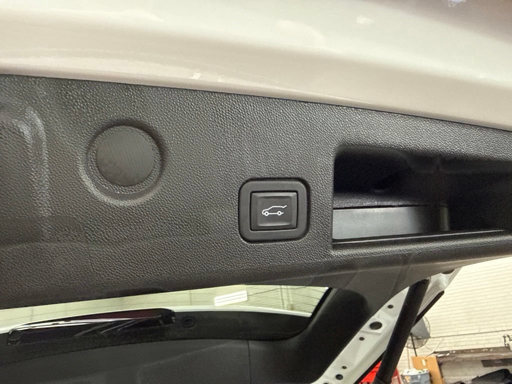 Used 2024 Chevrolet Equinox RS AWD/4WD image 15