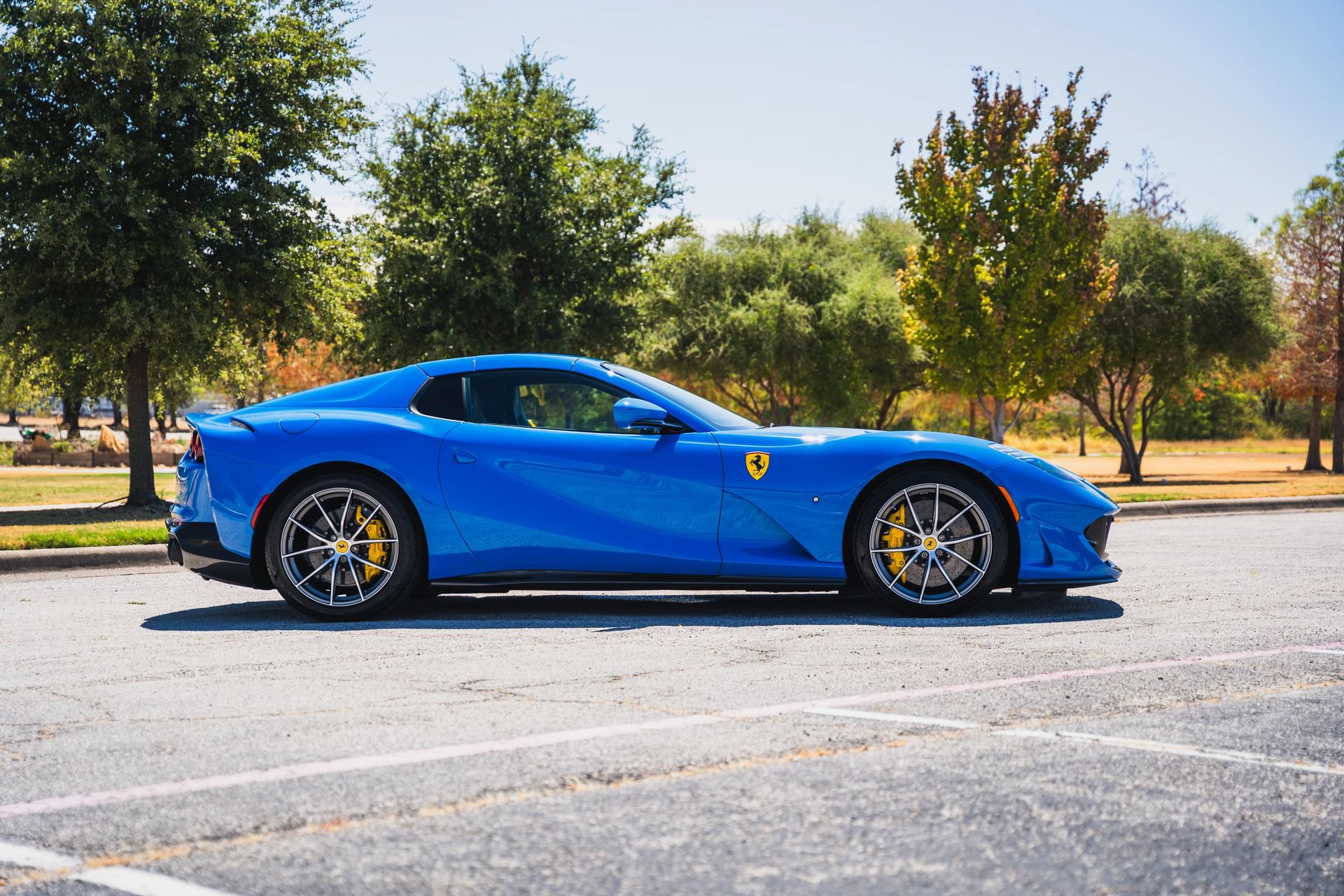Used 2022 Ferrari 812 GTS RWD image 12