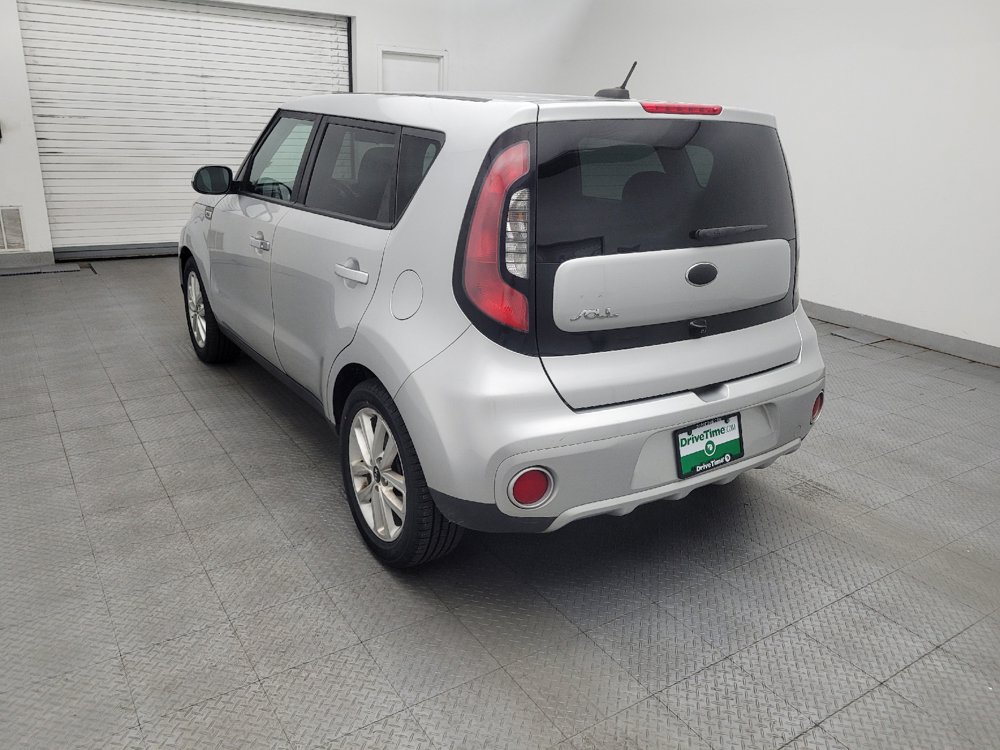 Used 2018 Kia Soul + FWD image 5