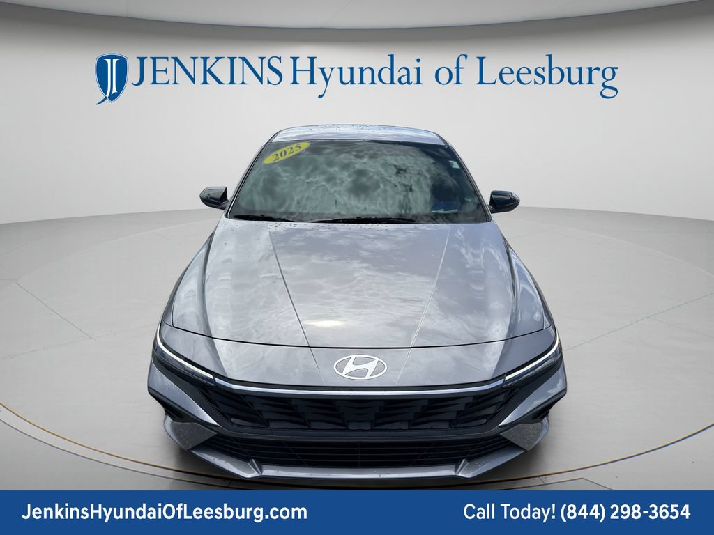 Certified 2025 Hyundai Elantra Sport FWD image 12