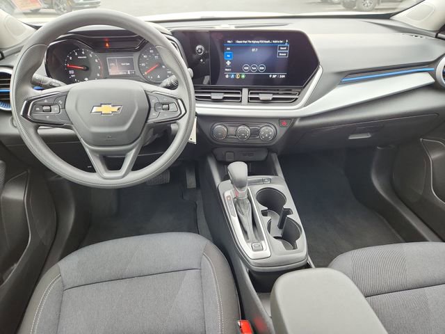 Used 2025 Chevrolet Trax LS FWD image 13