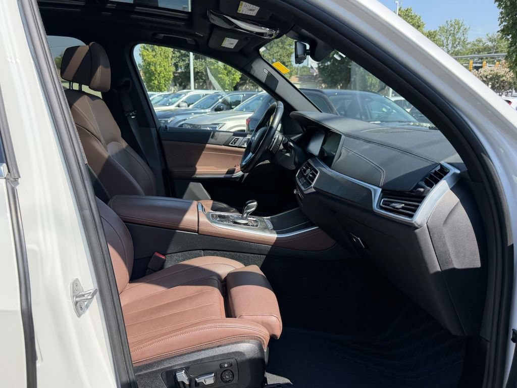 Used 2022 BMW X5 xDrive45e w/ Luxury Seating Package AWD/4WD image 12