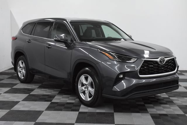 Used 2022 Toyota Highlander LE