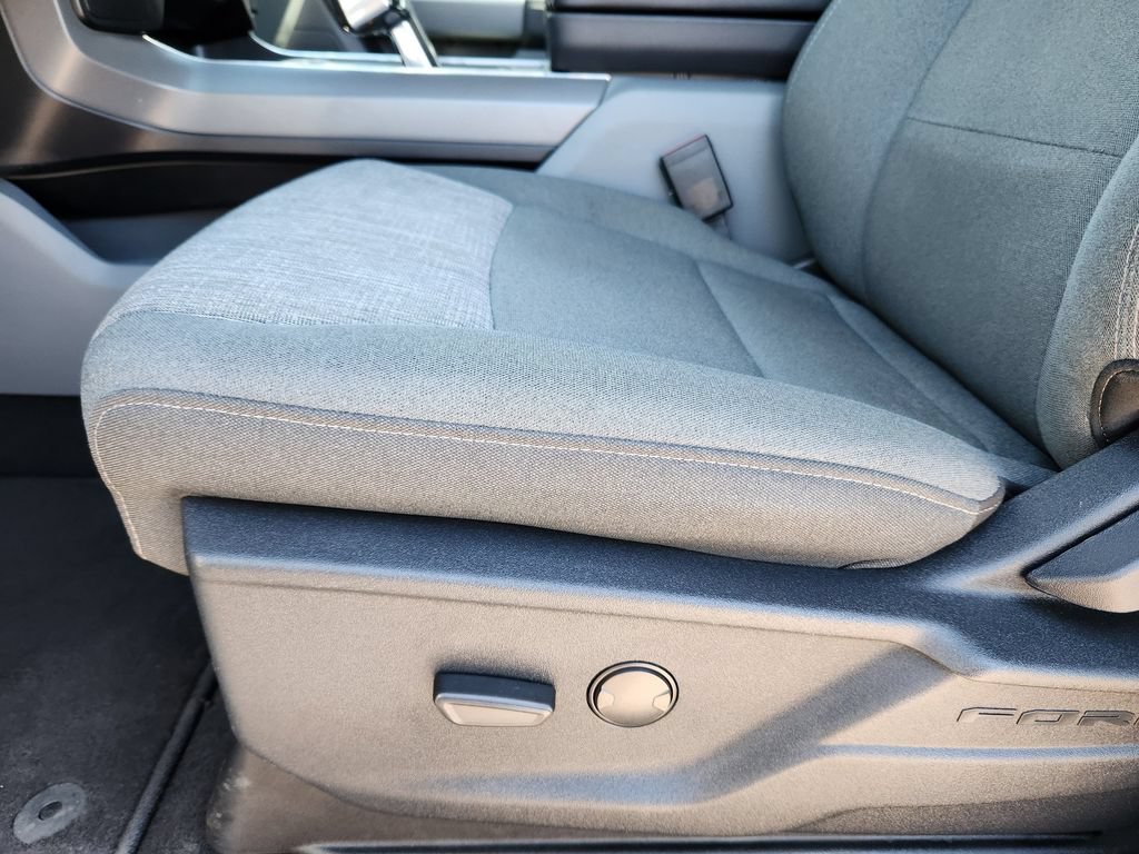 Used 2023 Ford F150 Lightning XLT AWD/4WD image 18