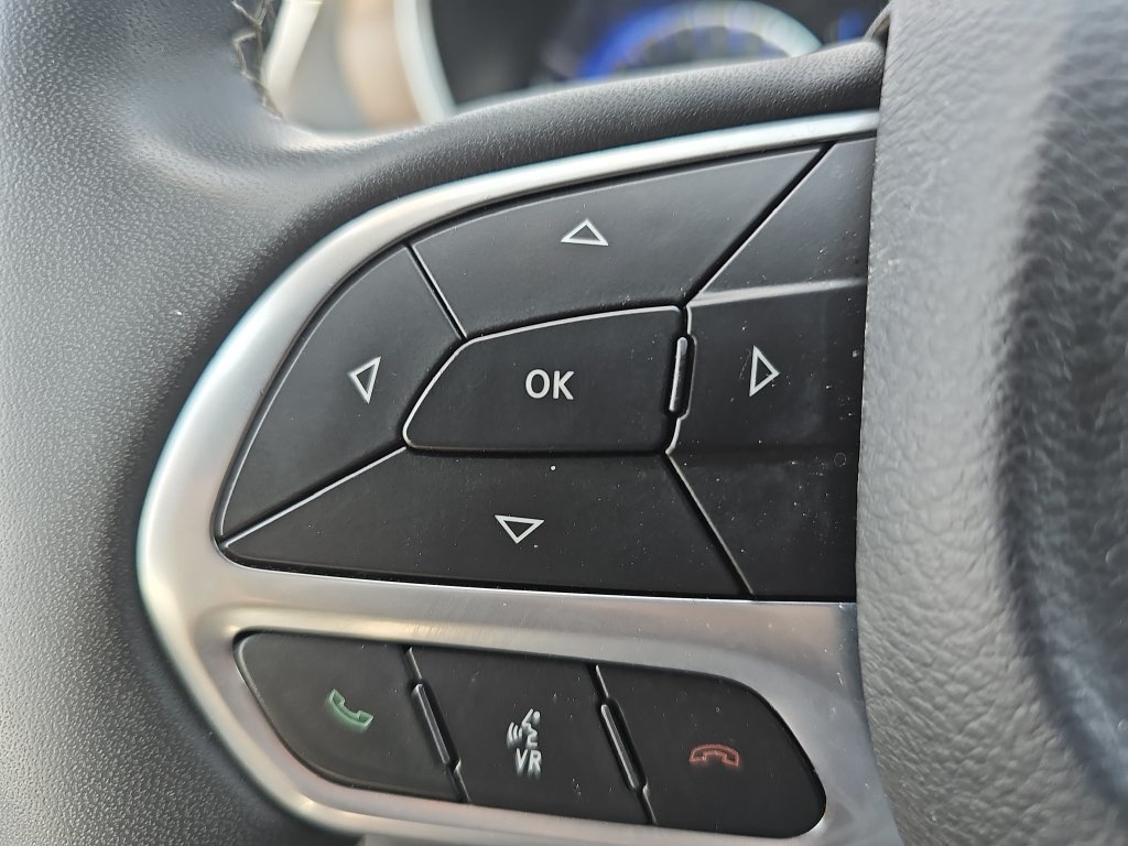 Used 2023 Chrysler Voyager LX FWD image 17
