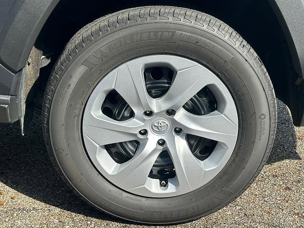 Certified 2025 Toyota RAV4 LE image 29