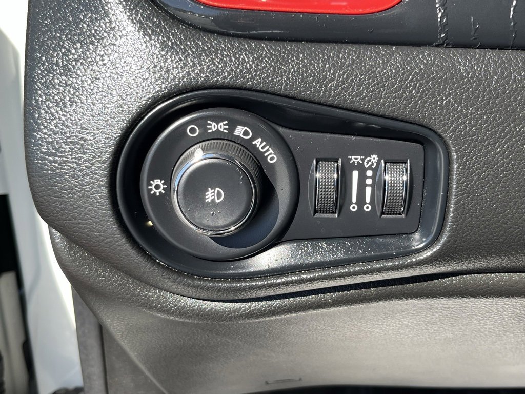 Used 2023 Jeep Renegade Trailhawk image 5