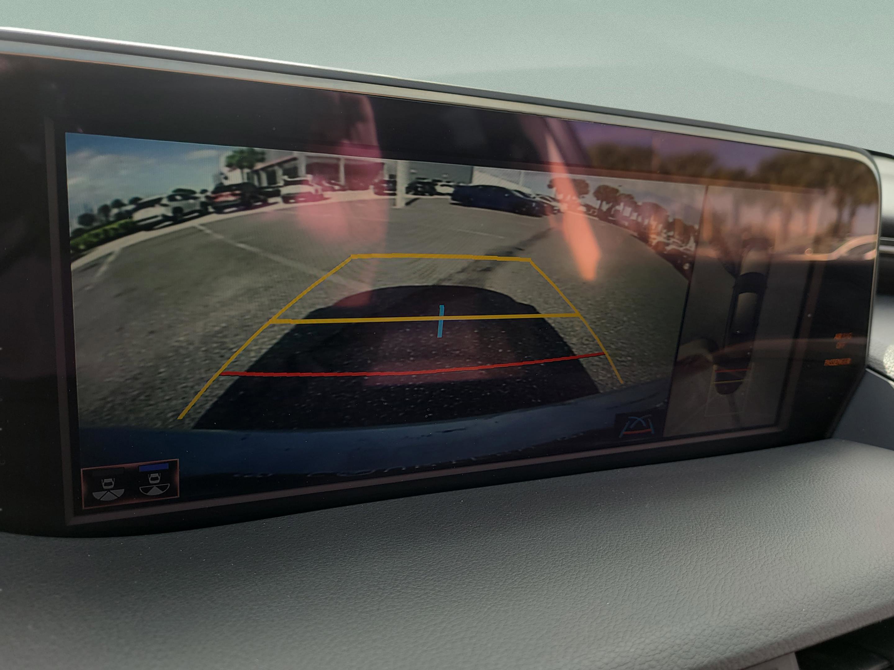 Used 2019 Lexus ES 300h w/ Accessory Package 2 image 22