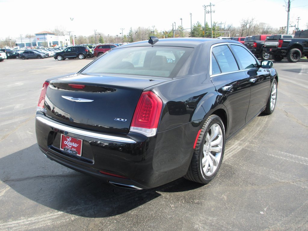 Used 2018 Chrysler 300 Limited w/ Safetytec Plus Group image 4