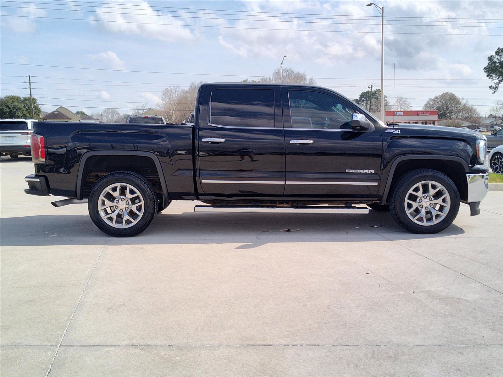 Used 2018 GMC Sierra 1500 SLT image 9